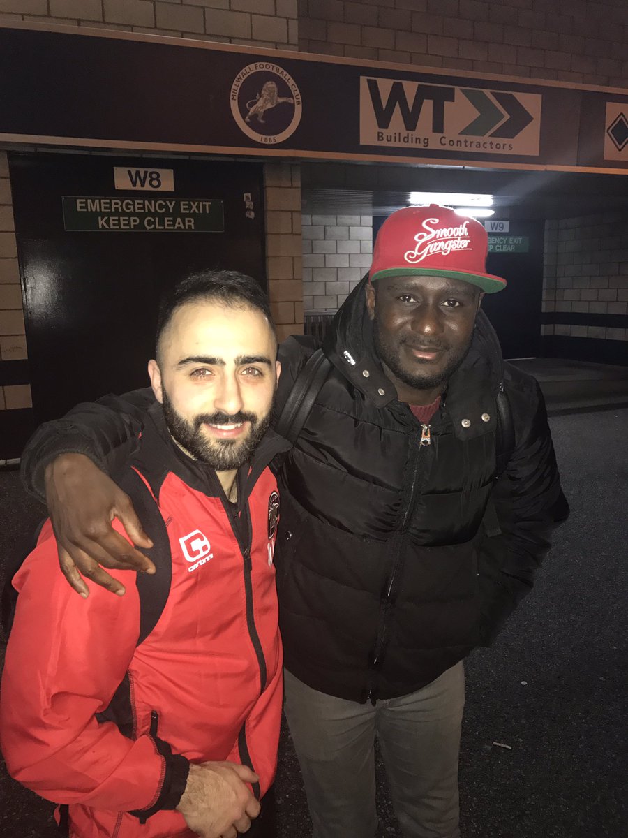 anbdeen85's tweet photo. You know when your number one fan comes all the way down to london to see u will be rude not to take a picture with him @Erhun_A_Oztumer 😂😂😂 https://t.co/VH7RDG5v86