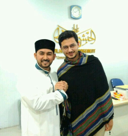 alhabsyiFans's tweet photo. Kunjungan @MostafaAtef penyayi dari mesir ke Alhabsyicollection &amp; ke kantor Alhabsyimanagement @ustad_alhabsyi https://t.co/XScpoO8FJT