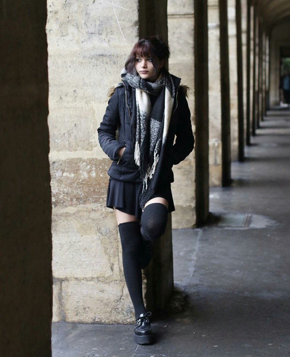 Underground_fr's tweet photo. Le style #Underground dans un endroit sublime. #placedesvosges #creepers #goth #creepershoes #paris #fashion #undergroundshoes #lifefashion https://t.co/wFFhX3hFtU