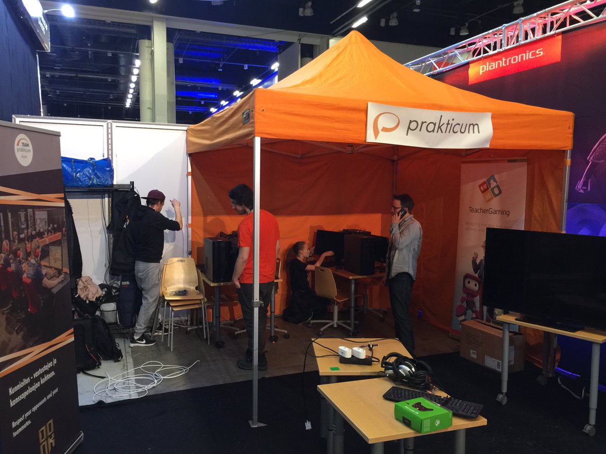 EsportYi's tweet photo. Buildingphase at #assemblywinter2017 and there's a lot of learning for our students! #esportsfi #YIPrakticum https://t.co/gylqfYo2Sz