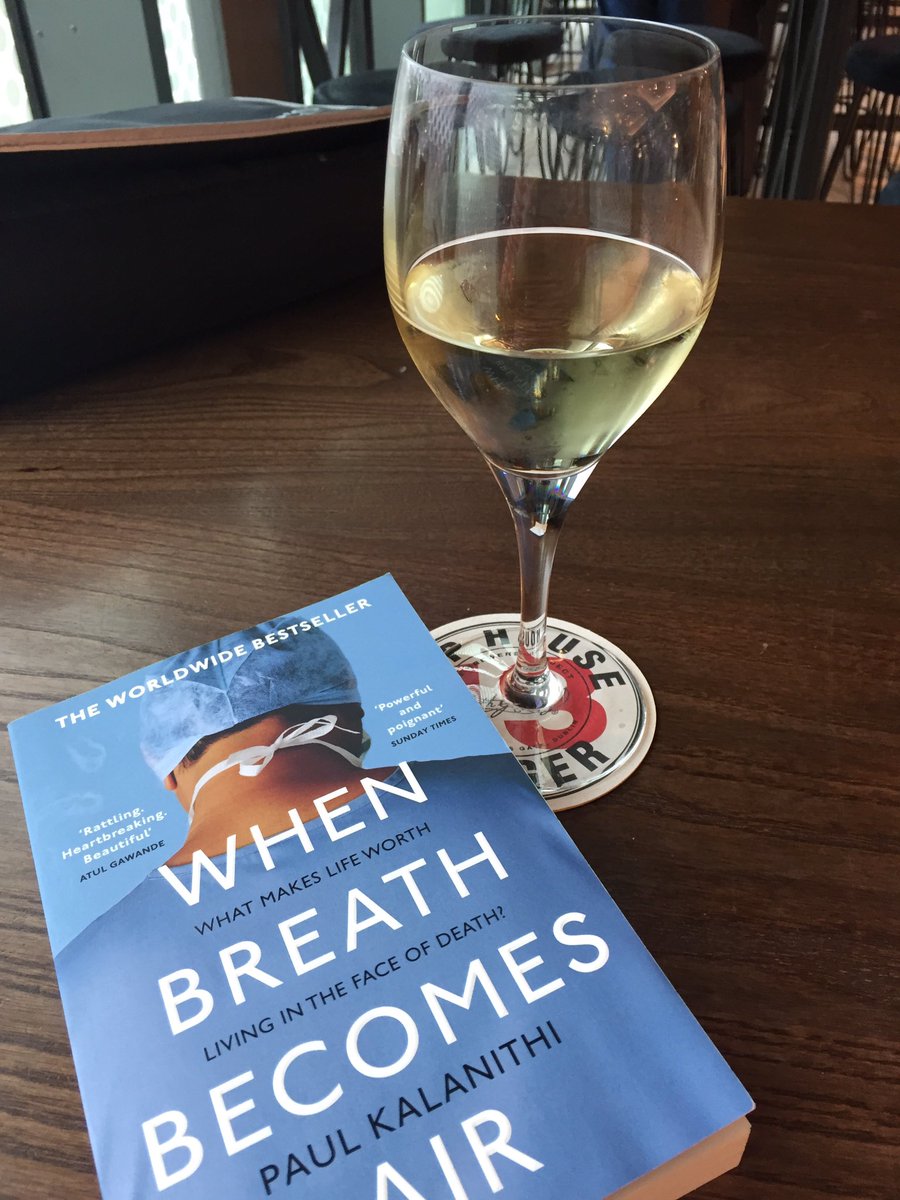 Good book #nicewine heading on #foodtour with <a href="/ailo1712/">Ailish Cantwell</a> #Marrakech #sun