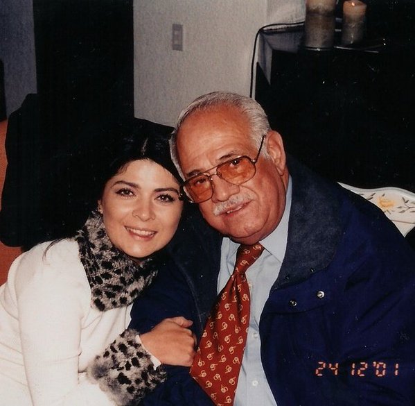 RuffoHonduras's tweet photo. Hace algunos ayeres @victoriaruffo31 y su Papá  (Q.E.P.D) 🙏❤  #ThrowBackThursday #TBT https://t.co/ZfHNiarZZs