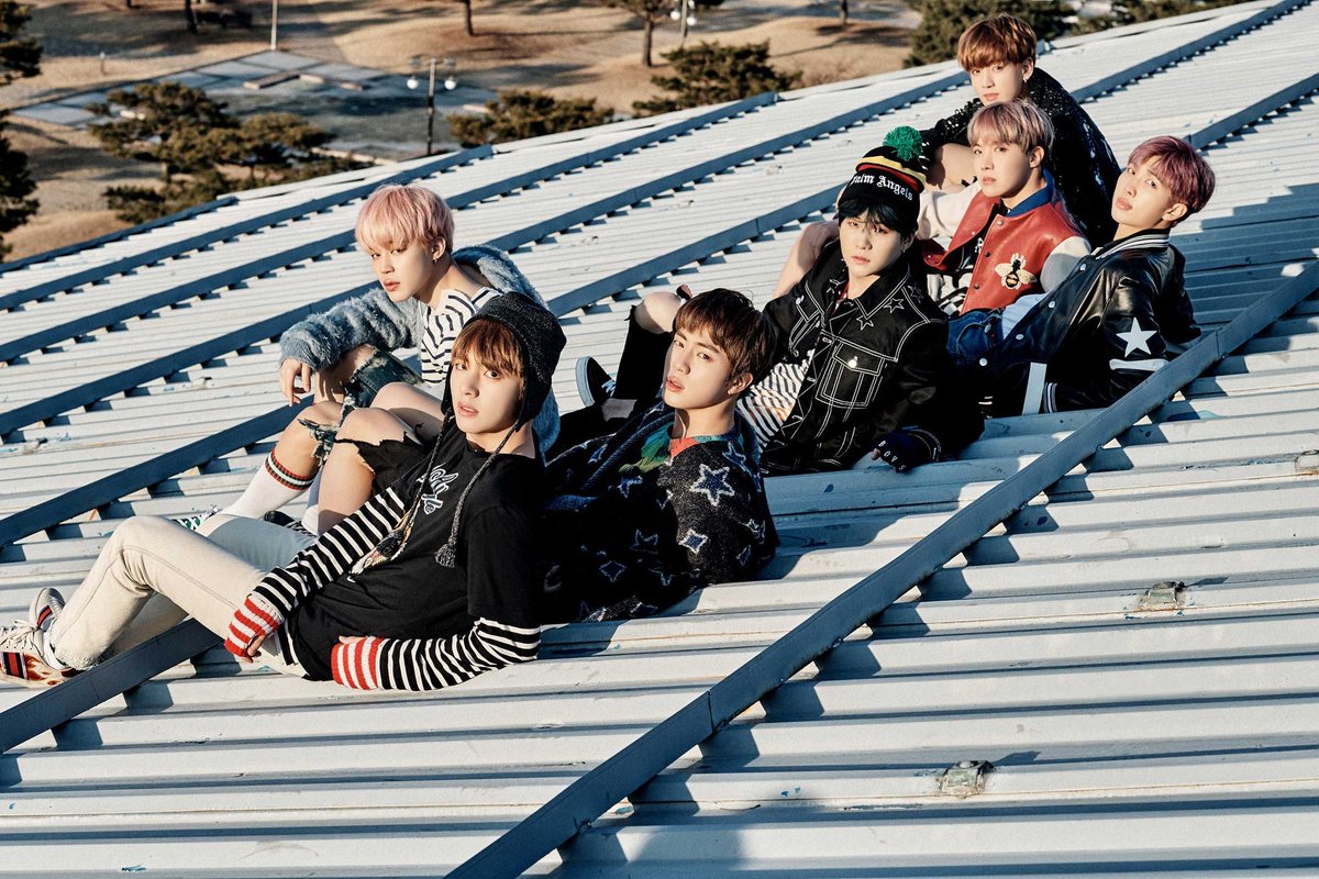 moonlitstar7's tweet photo. God thank you for letting me live in same era as them, and to just let me know &amp; love these boys, I have no regret~ 😭 #YOU_NEVER_WALK_ALONE https://t.co/thSKGXEwN4