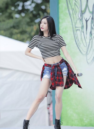 HelloCupidsBR's tweet photo. YOOYOUNG:
Nome real: Lee Yooyoung 
Idade: 22
Posição: Rapper e dançarina guia.

#BrazilsupportsHELLOVENUS #ProjetoDesflop https://t.co/zO9ornh273