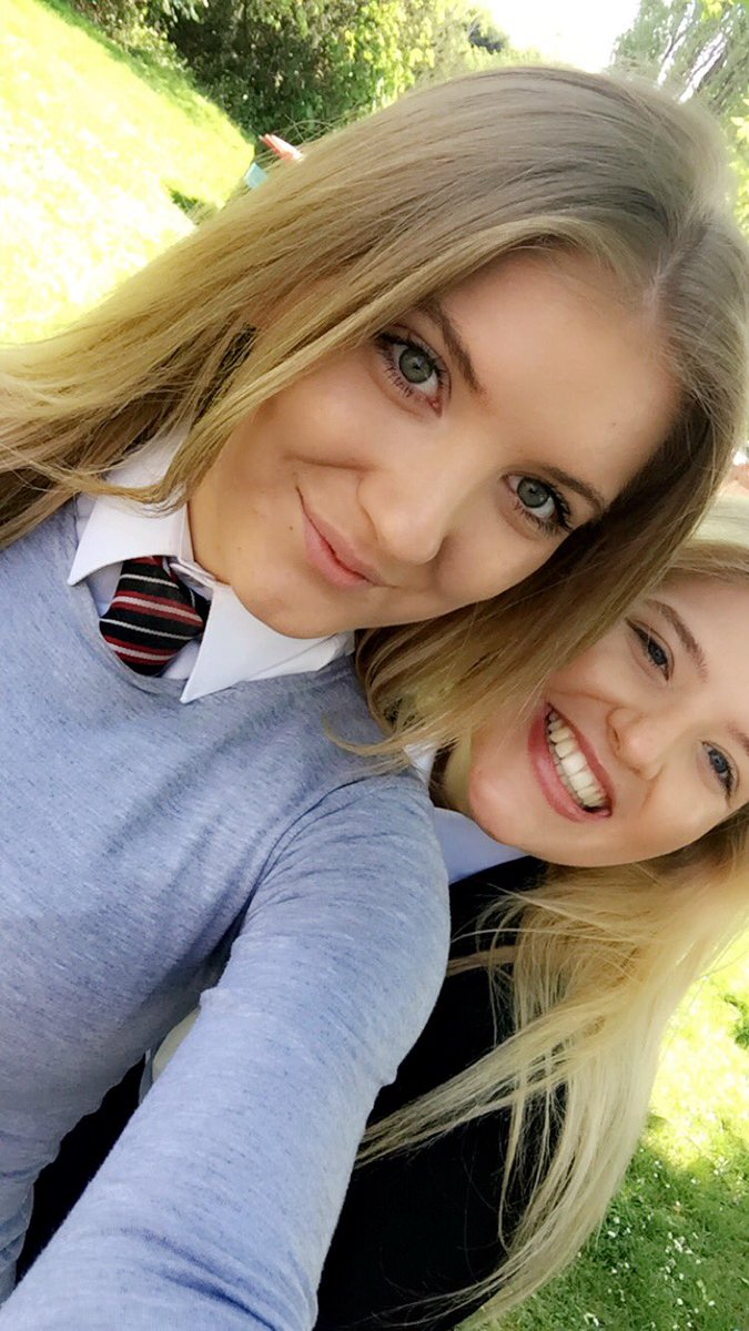 hd_amelia's tweet photo. Happy birthday you absolute sort i love you can't wait to see you tomorrow @aliceogara_ ❤️🍾💋 https://t.co/cmUA6rIXHW
