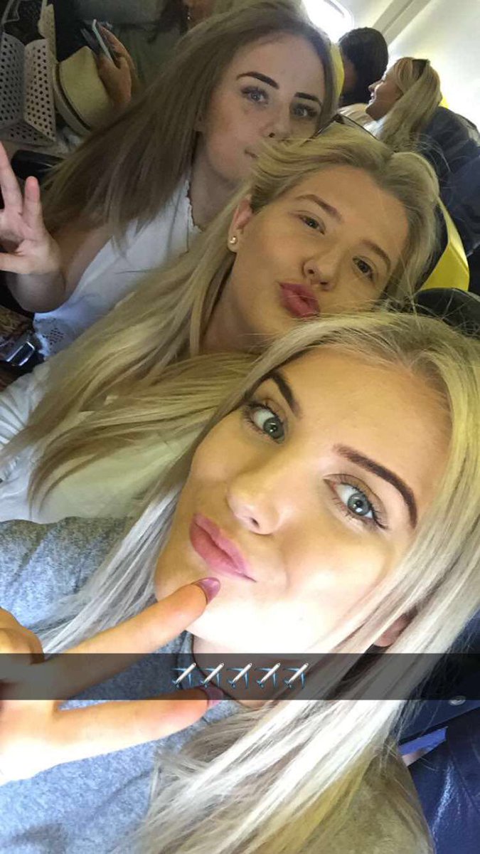 hd_amelia's tweet photo. Happy birthday you absolute sort i love you can't wait to see you tomorrow @aliceogara_ ❤️🍾💋 https://t.co/cmUA6rIXHW