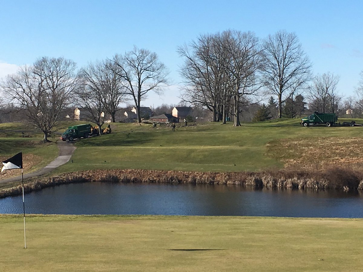 Cont' progress on tree removal <a href="/KentonCoGolf/">KentonCountyGolf</a>. Work on #12-13 Willows &amp; #10/12 Pioneer w/ <a href="/DaveyTree/">Davey Tree Expert Co</a>. Great work guys! #improvements