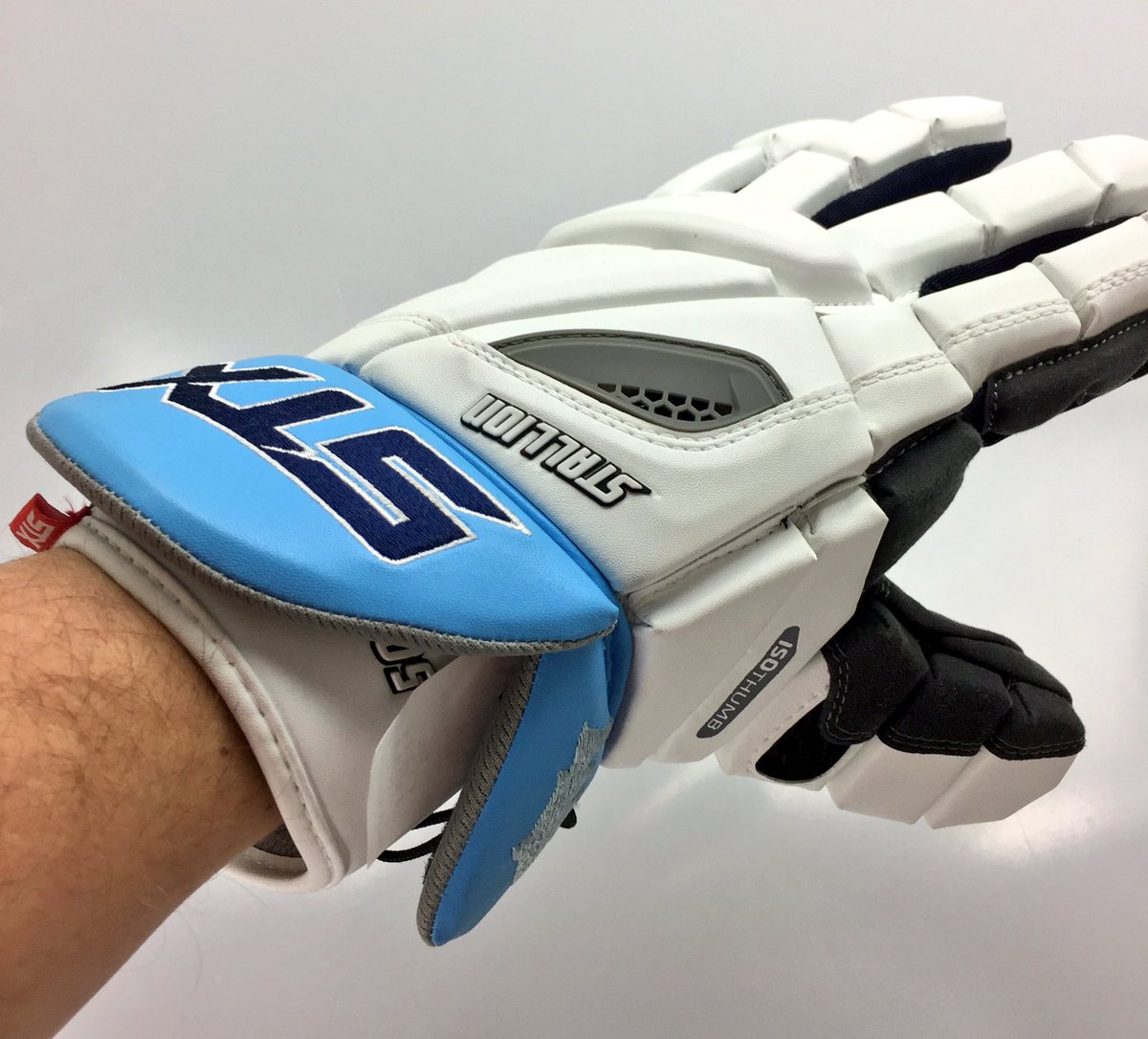 3dUpstate's tweet photo. Custom #STX #Stallion500 gloves for 3d Upstate available via @laxdotcom until Feb 7: https://t.co/2jS16Vh2Tw #3don2 #playhuge π₯π₯π₯ https://t.co/8XRbWlJ8EB