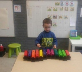 #februari #aandeslag #welkom #muziekopschoot #muziekmethetjongekind #groep1en2  muziekmethetjongekind.nl/groep-1-2/aan-…