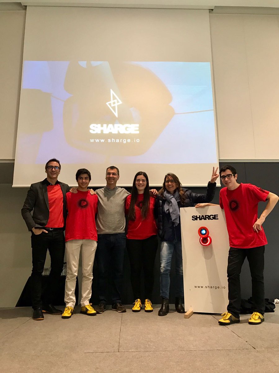 elsarodriguezt's tweet photo. Presentando @sharge_io en #VGED2017 delante de directivos del Grupo Volskwagen @vwgroup_es #AudiCreativityChallenge https://t.co/OrrGDk0upZ