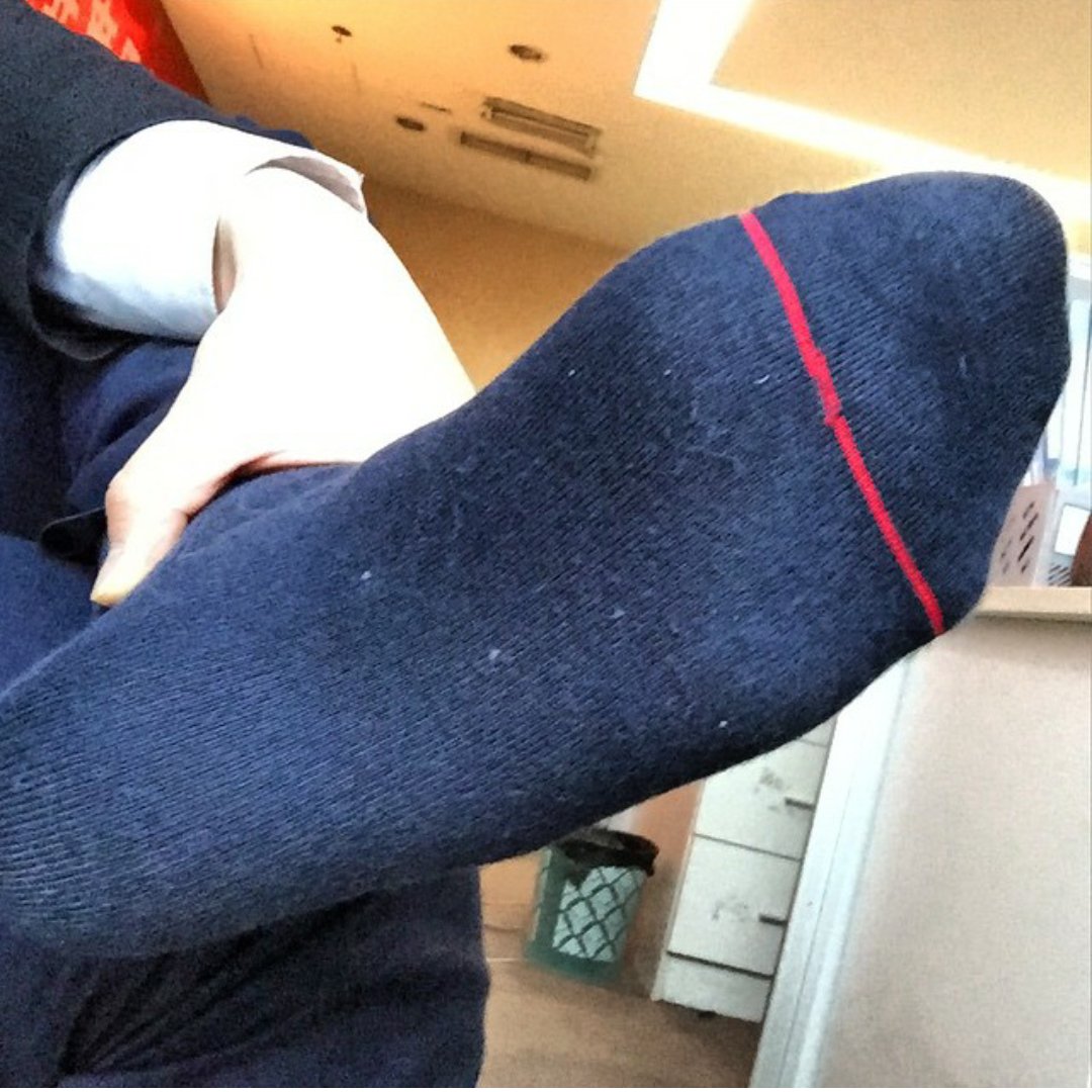 stinksox95's tweet photo. Socks #sniffable 👃 👣 https://t.co/mqehV74Lzo