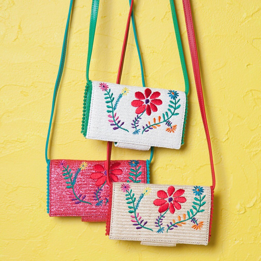 Lily Brown公式 カゴバッグのように編み込んたボディに カラフルなフラワー刺繍をあしらったiphoneケース ストラップをつけて ショルダー使いできるのも便利です Lilybrown リリーブラウン 今週店頭入荷予定 T Co 1cdpkwta8z T Co Lily Brown公式 カゴバッグのように編み込んたボディに カラフルなフラワー刺繍をあしらったiphoneケース ストラップをつけて ショルダー使いできるのも便利です Lilybrown リリーブラウン 今週店頭入荷予定 T Co 1cdpkwta8z T Co
