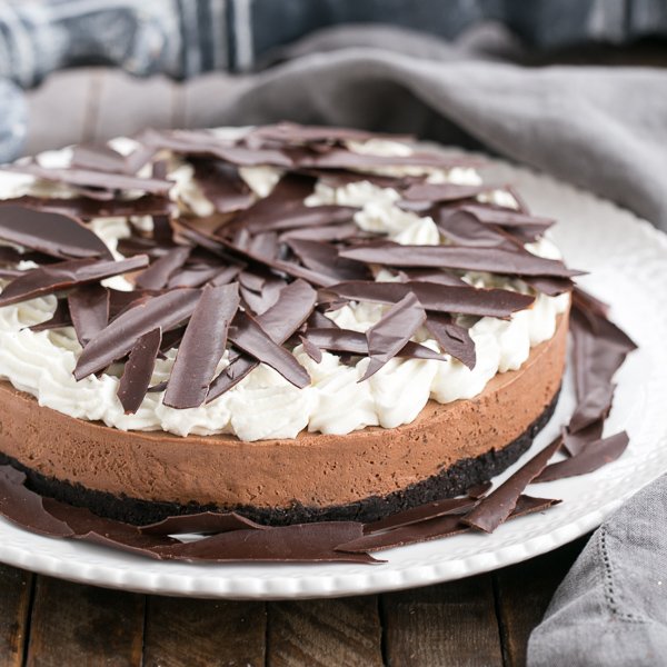 ThatSkinnyChick's tweet photo. How to make Chocolate Shards to garnish your Valentine's Day dessert! Super EASY recipe with one ingredient! https://t.co/sPgfR8FXeI https://t.co/hY1z97GyMA