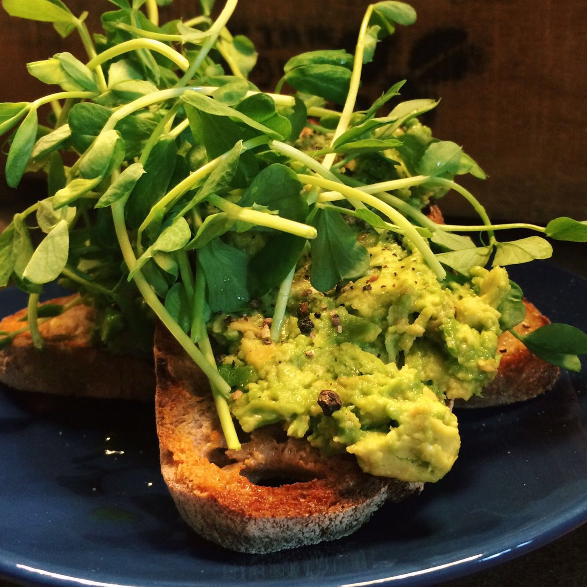 #avocadotoast served at #theyardcafe #palmersgreen. What more would you want for a Thursday brunch? #breakfast