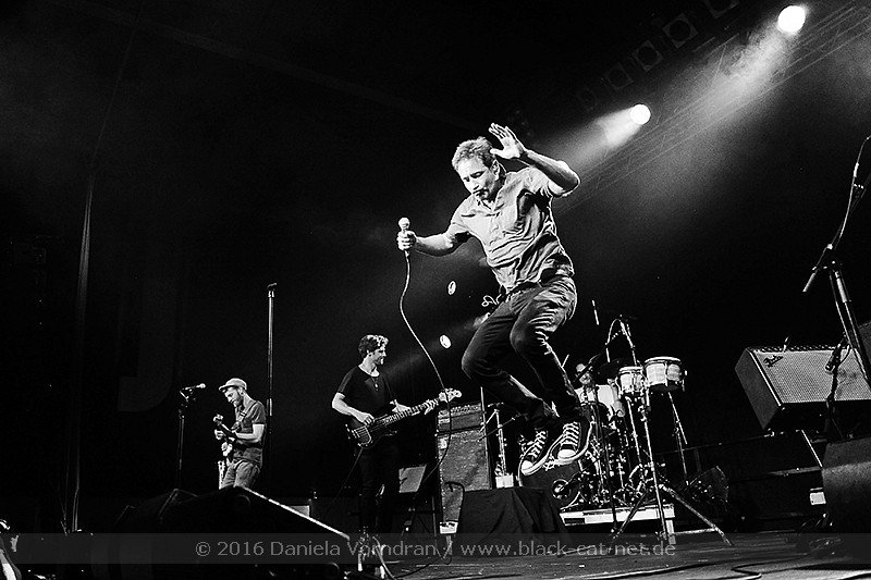 scout3032's tweet photo. I hope #DavidDuchovny brings this kind of energy to his upcoming #HOHW tour. #StageMoves #HighEnergy #Exciting #MovesMe #2017 https://t.co/tPwzzBBtyR