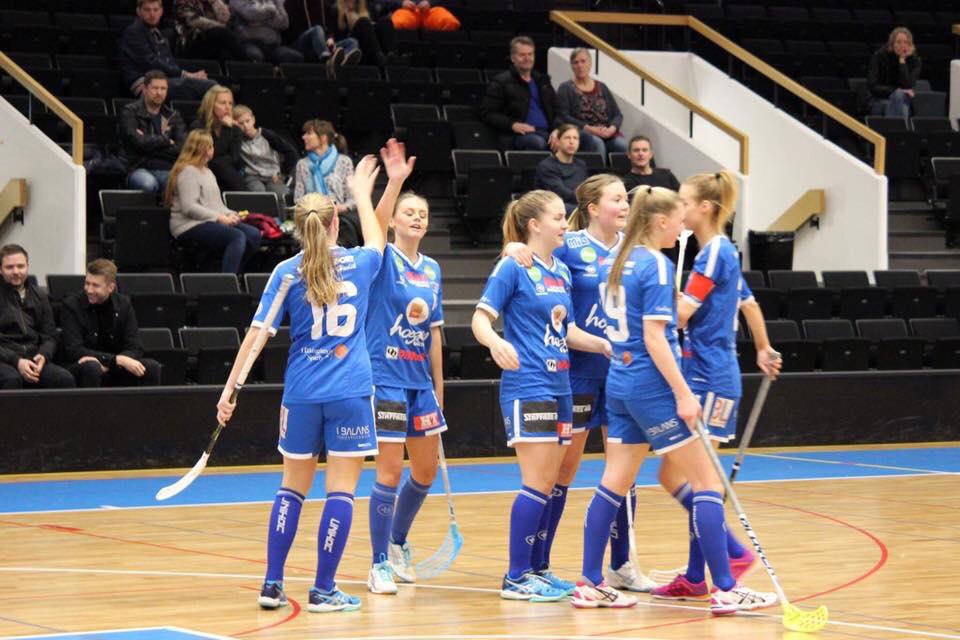 DamHudik's tweet photo. Imorgon kl 19.30 tar vi emot Klockarberget på Håstaholmen, kom och stötta oss då. https://t.co/KpblA9PJ9e
