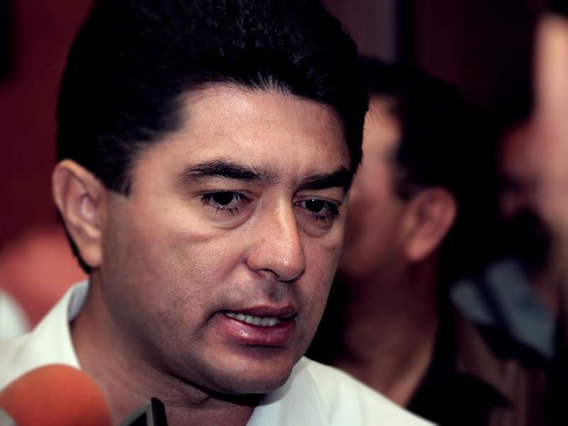 ENTREVISTA | FÉLIX LE PASA REVISTA AL PRI: Padece el tricolor “ausencia de jefe político”… noticaribe.com.mx/2017/02/02/ent…