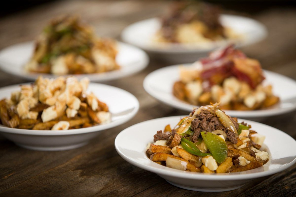 Hey patrons! Récompensez vos employés qui ont travaillé fort en leur offrant une #poutine @ 5$. Pas cher! #lapoutineweek #curds #delicieux