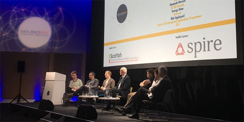 SatAppsCatapult's tweet photo. #DataSpace2017 panel says industry must fill in the gap for commercial services to understand possibilities #space provides. @dataspacexyz https://t.co/iiRjgp60fj