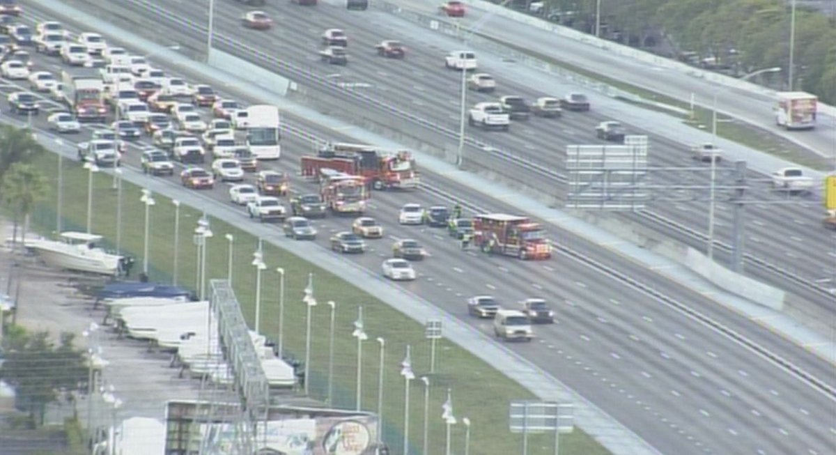 Crash on I-95 SB at Griffin Rd #traffic https://t.co/kGcyH79eVj