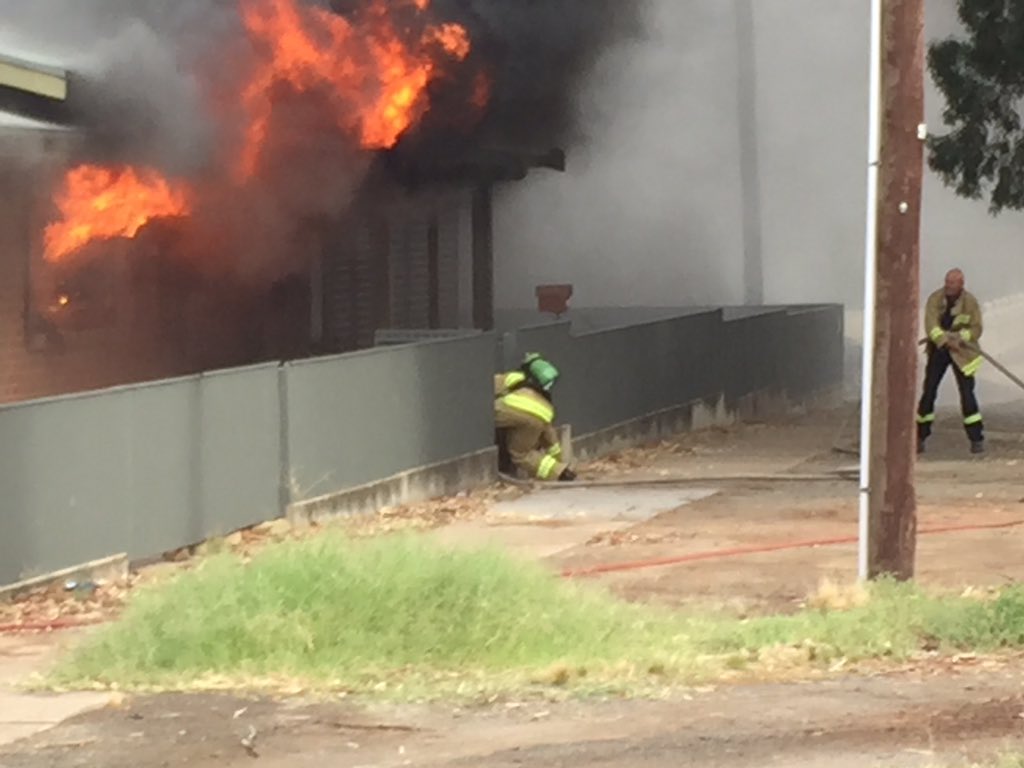 BDtruth's tweet image. Occupants escape unharmed as aggressive fire destroys house in Gypsum Street #BrokenHill