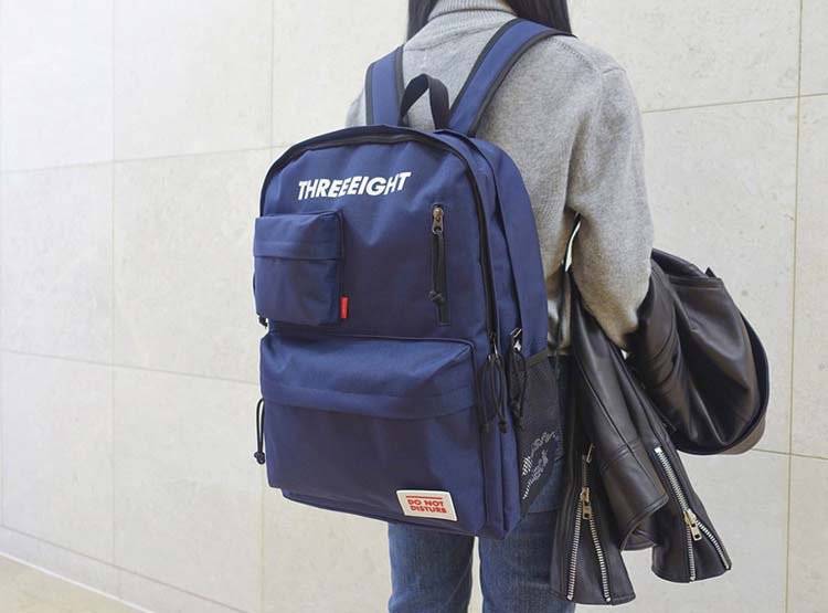 韓国ファッションshop Info 韓国リュック Abroad Threeeight Backpack 韓国 の学生に大人気のリュック 色は全4色でこちらはネイビーカラー T Co R8qjsswe9k