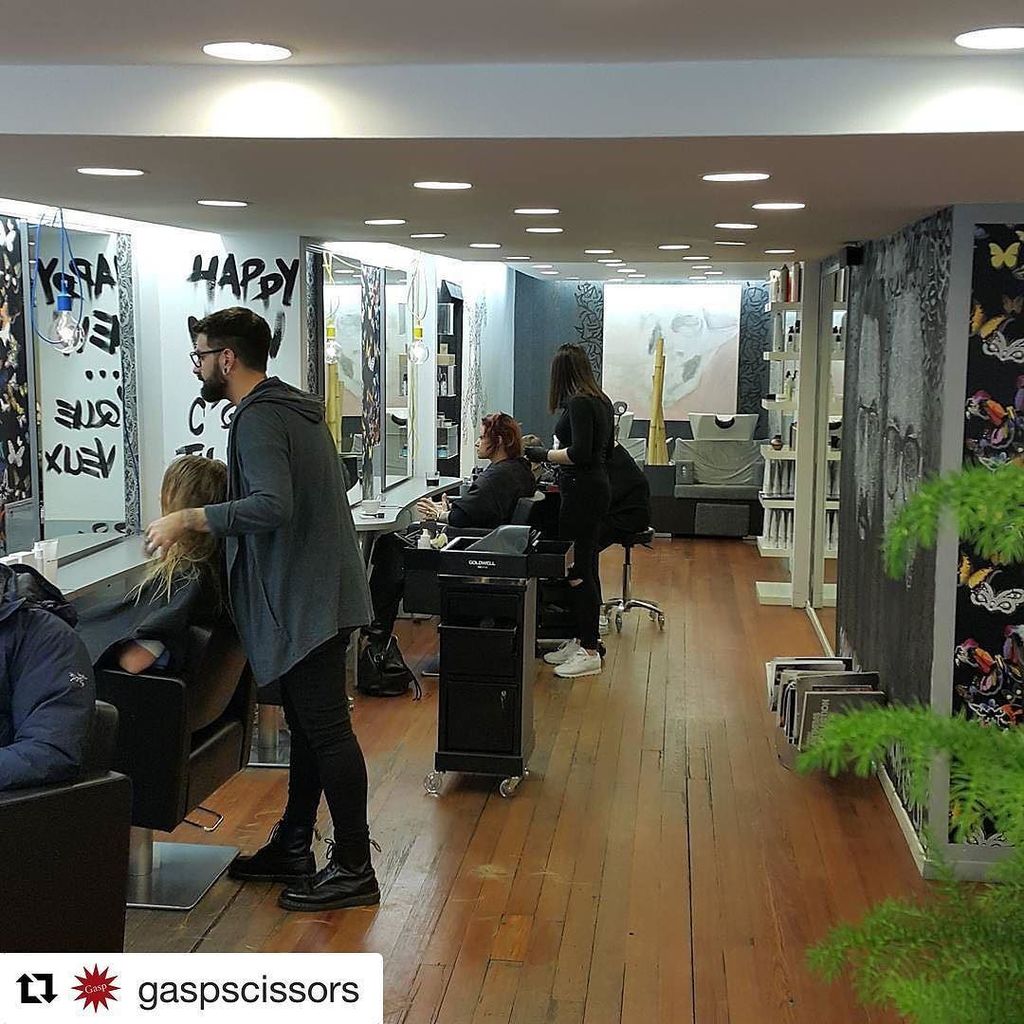 GaspScissorsInt's tweet image. Great to meet Igor atTēte ā Clak on a recent visit to Vevey Switzerland  #gaspscsissors #h… ift.tt/2jA9p47