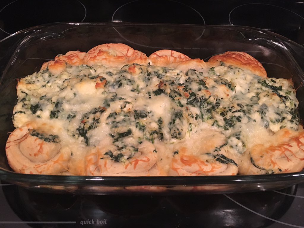 AndrewRuiz__'s tweet photo. .@WxLadyFelicia @FOX29WFLX The Mrs. & I made Spinach-Artichoke Dip with pull-apart dippers #fanfoods #SuperBowl https://t.co/wFUj5ORxtB