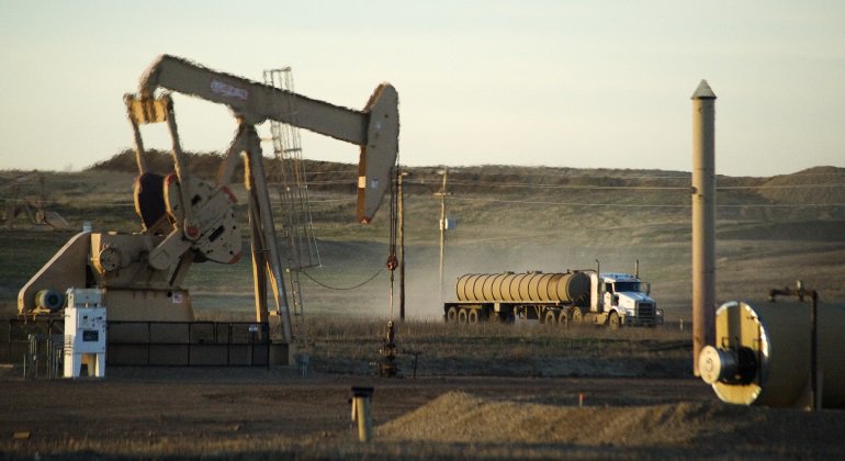 elEconomistaes's tweet photo. La 'infinita' lucha entra la #OPEP y el #fracking puede provocar bandazos en el #petróleo https://t.co/bS3LPiaCJC https://t.co/Wh7zdSpkYZ