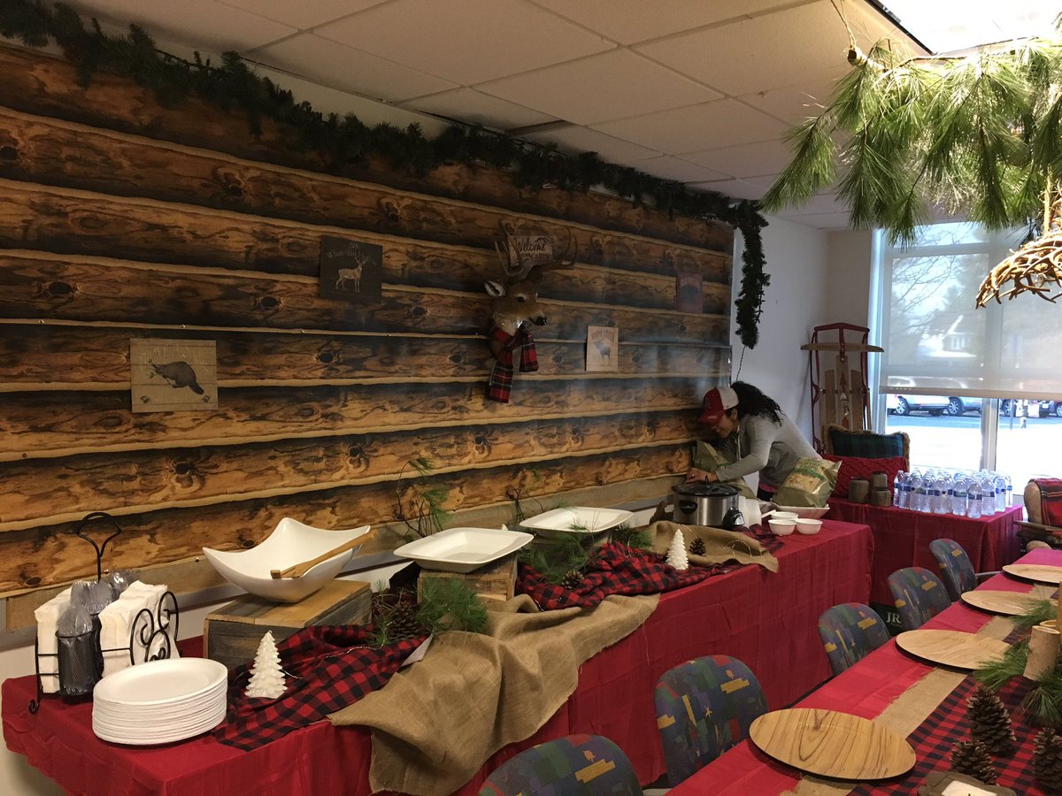 CPerrySTEM's tweet photo. Pick me up luncheon for #SSSPTO! #teachersroomtransformation #thankyoupto @mtfennessy @LPS_Tremblay https://t.co/MhlYgAn9dT