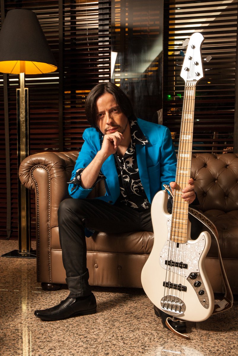 profegomezbass's tweet photo. Feliz jueves @trinidad_musica #jueves #bass #lakeland #lidotel #happy #Thursday #lifestyle #musicians #pop #latino #garndessueños #Actitud https://t.co/RbV7ej6gtA