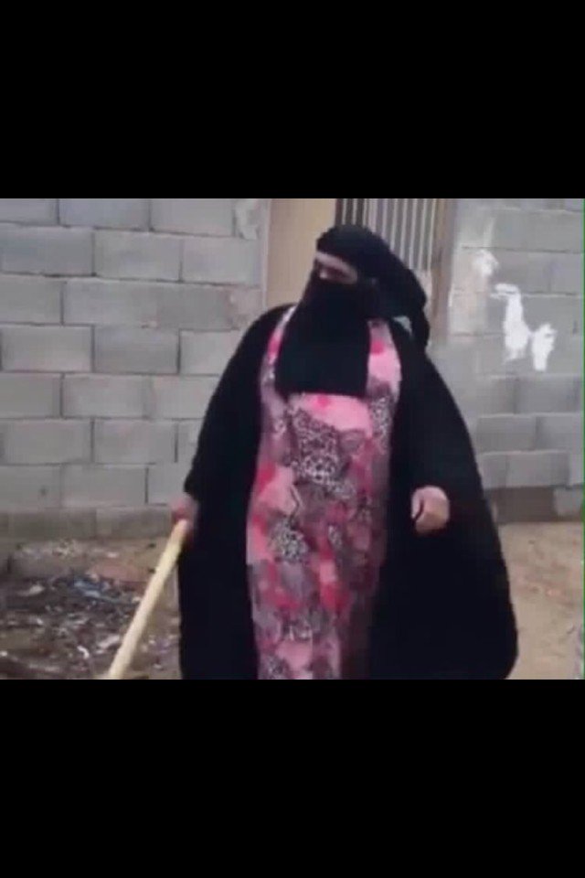 TNGQWR's tweet photo. تعال يبن كلب😂😂😂 #نطالب_بقتل_البنات https://t.co/FvhMSBvmbF