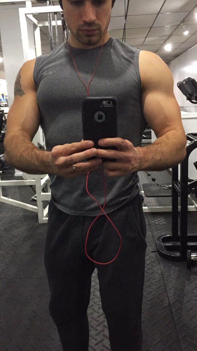 Tofu_fit_guy's tweet photo. Gettin my pump on #vegan #bodybuilding #athlete #govegan #muscle #healthy #fit #fitness #plantbased #veganism #health #crueltyfree #vegano https://t.co/a9kKZnNnyh