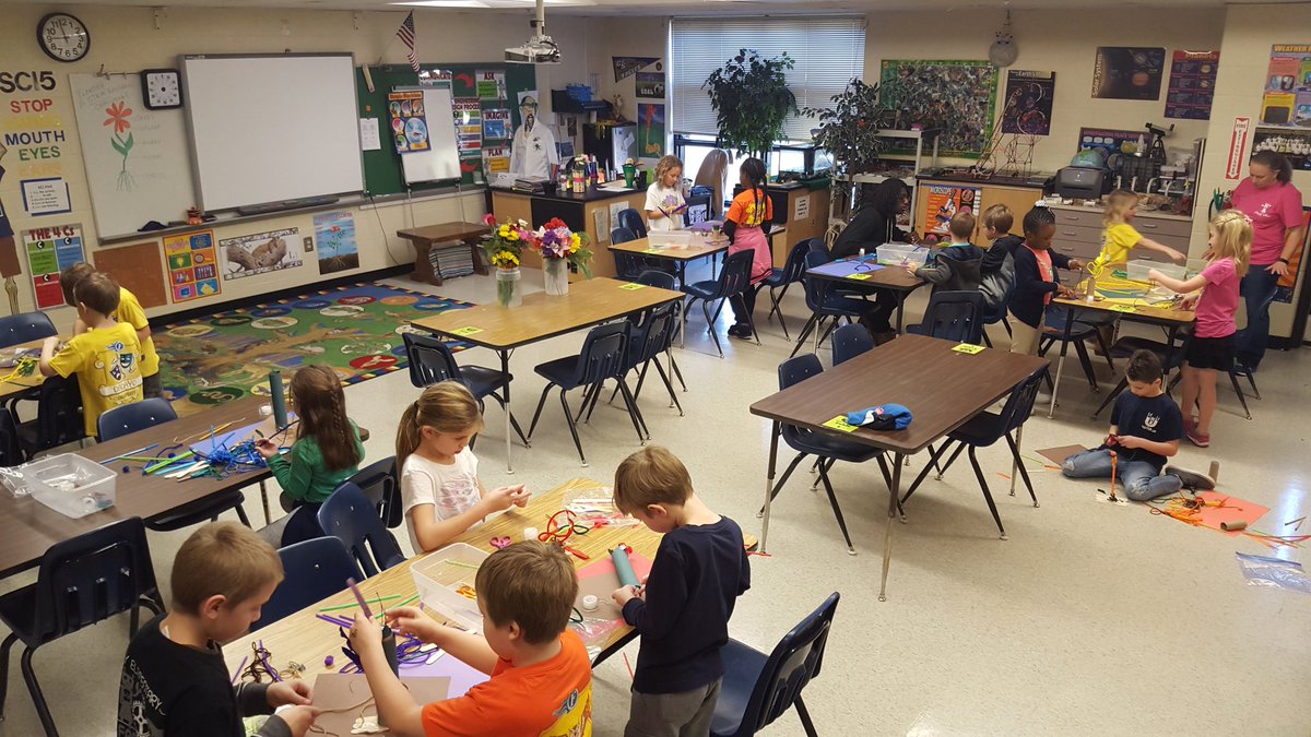 BethCrawley's tweet photo. Blooming with creativity in STEM Lab #BestSchoolinTheNation #FreyFlames https://t.co/GGHGNVkwU5