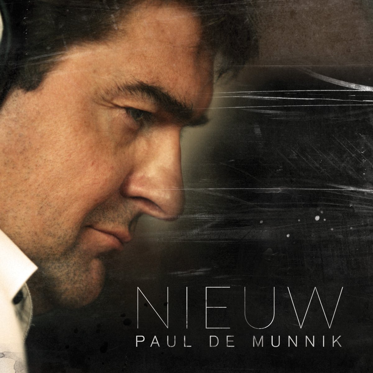 Koop nu kaarten voor #Nieuw van @pauldemunnik in ons theater op 4 februari en maak kans op een gesigneerd album! bit.ly/2kldo1u