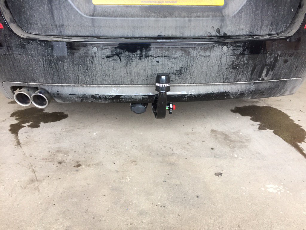 lincolntowbar's tweet photo. .@westfaliauk Detachable Towbar fitted with a 13pin VSK to a #BMW #5Series #Lincsconnect #lincoln @NTTA_UK https://t.co/MkDfy5J5pJ