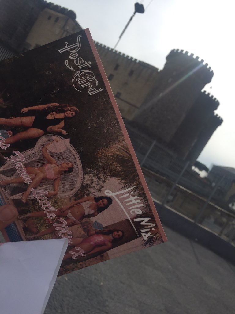 dlsavedherself's tweet photo. #GloryDaysRoadTrip #GloryDaysTour Napleeess!! @LittleMixlTALIA @LittleMix ❤🌈🇮🇹🇮🇹 https://t.co/nunvIQXf8U