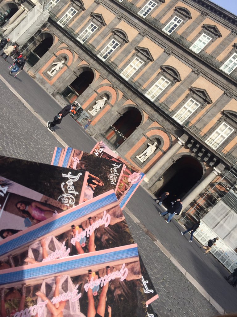 dlsavedherself's tweet photo. #GloryDaysRoadTrip #GloryDaysTour Napleeess!! @LittleMixlTALIA @LittleMix ❤🌈🇮🇹🇮🇹 https://t.co/nunvIQXf8U