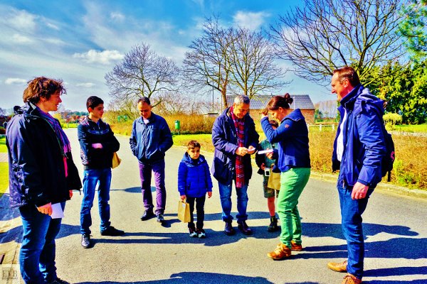 Kwb Westmalle, waar vluchtelingen de weg naar het buurtleven vonden door een viool. bit.ly/2kw4Zui #onbegrensd #vluchtelingen