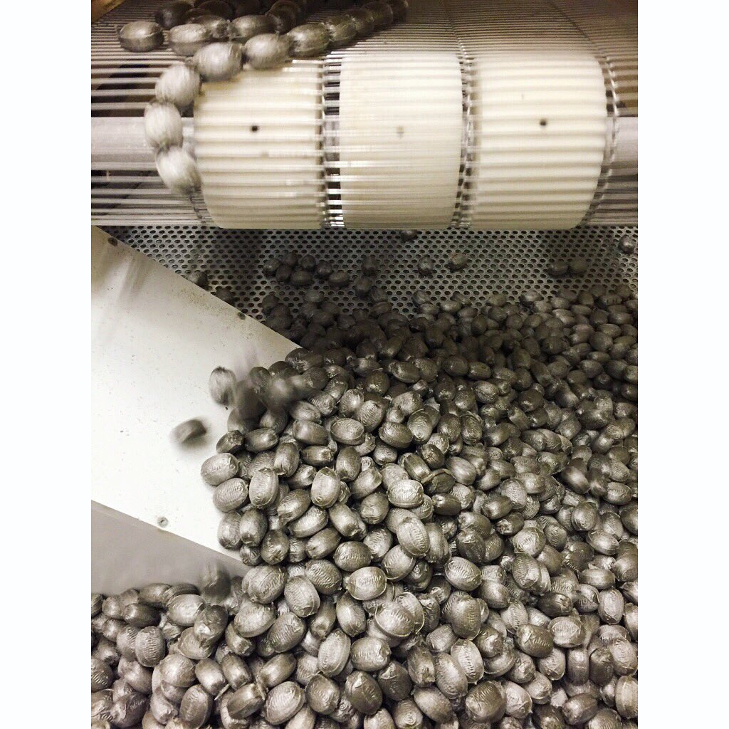 Licorice Bomb 💣: Extremely hot chili sweets with Trinidad Moruga Scorpion pepper and all natural black licorice flavour 🔥🔥🔥We dare you 👊🏽😉