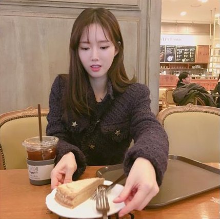 pics_seunghee's tweet photo. 🌸Instagram update 🌸 https://t.co/gCsj0IXrDr