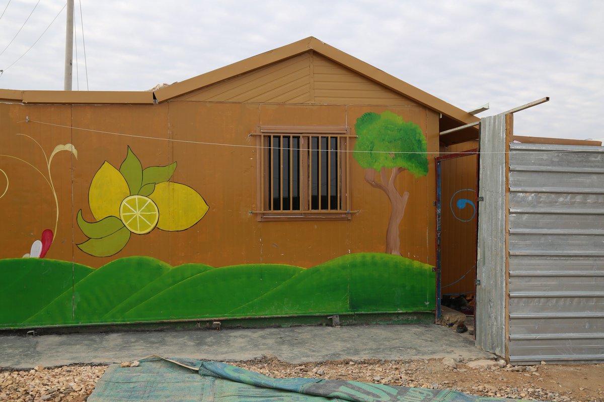 ZaatariCamp's tweet photo. #HomeAwayFromHome
from @ZaatariCamp @Refugees shelter No.3
#منزل_بعيد_عن_الوطن
من #مخيم_الزعتري منزل 3 https://t.co/WivLdeuNNM
