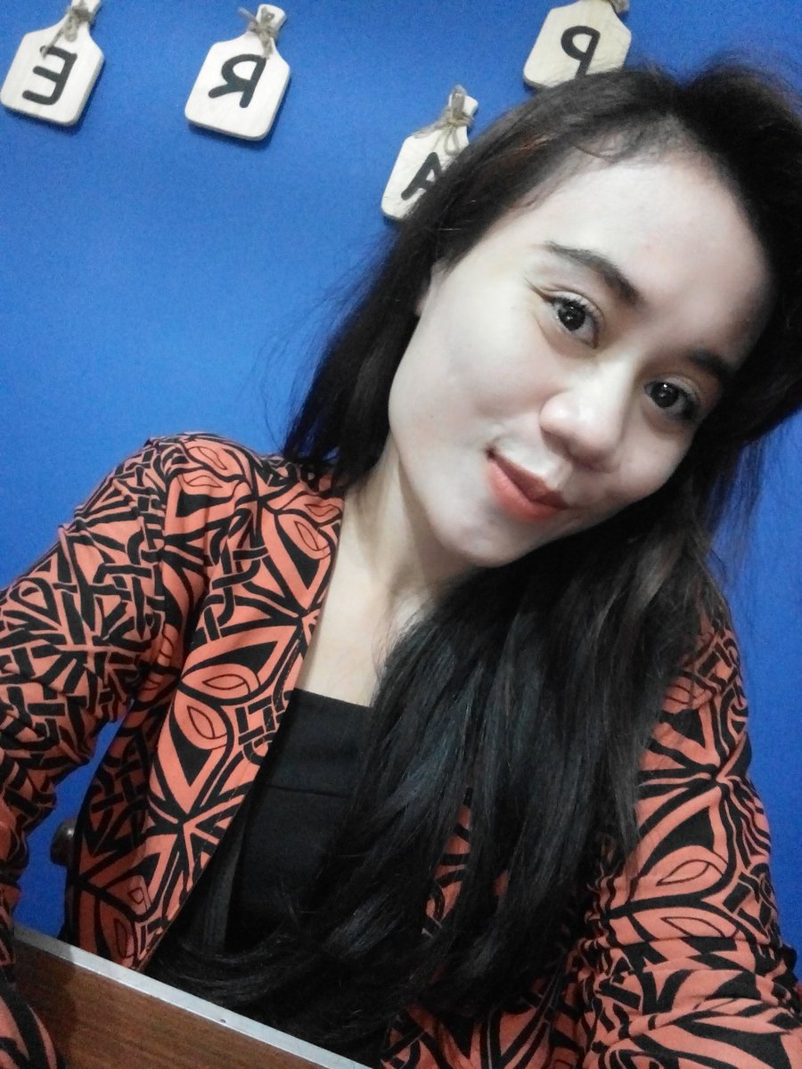 SantriAsih's tweet photo. bobo gih udah malam 😊 https://t.co/dzXY08AT5x