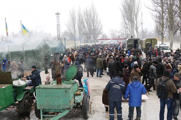 Террористы прицельно обстреляли пункты выдачи гуманитарной помощи в Авдеевке. Погиб один человек, один - ранен, - Жебривский - Цензор.НЕТ 4569