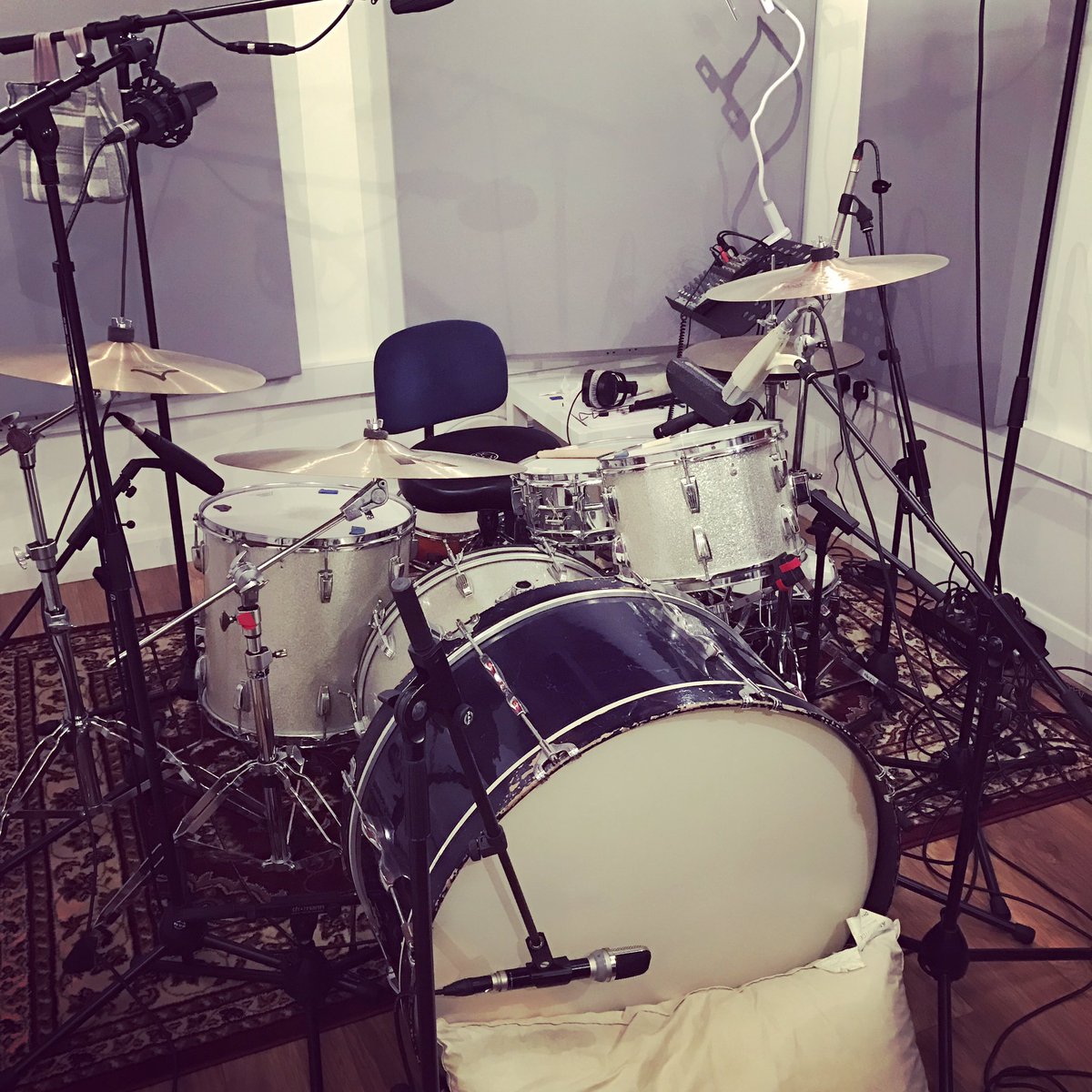 ATdrumtracks's tweet photo. Drum fun in the studio today…#drums #drumrecording @LudwigDrums_UK https://t.co/HVdp11AWRG