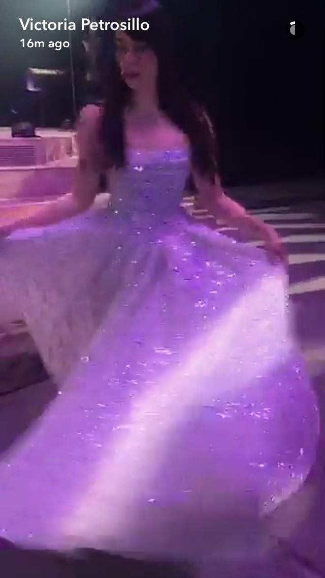 Les3MNews's tweet photo. Un essayage de robe pour notre belle @ARousseauOff ⚔️ https://t.co/roQPk1Qvy0