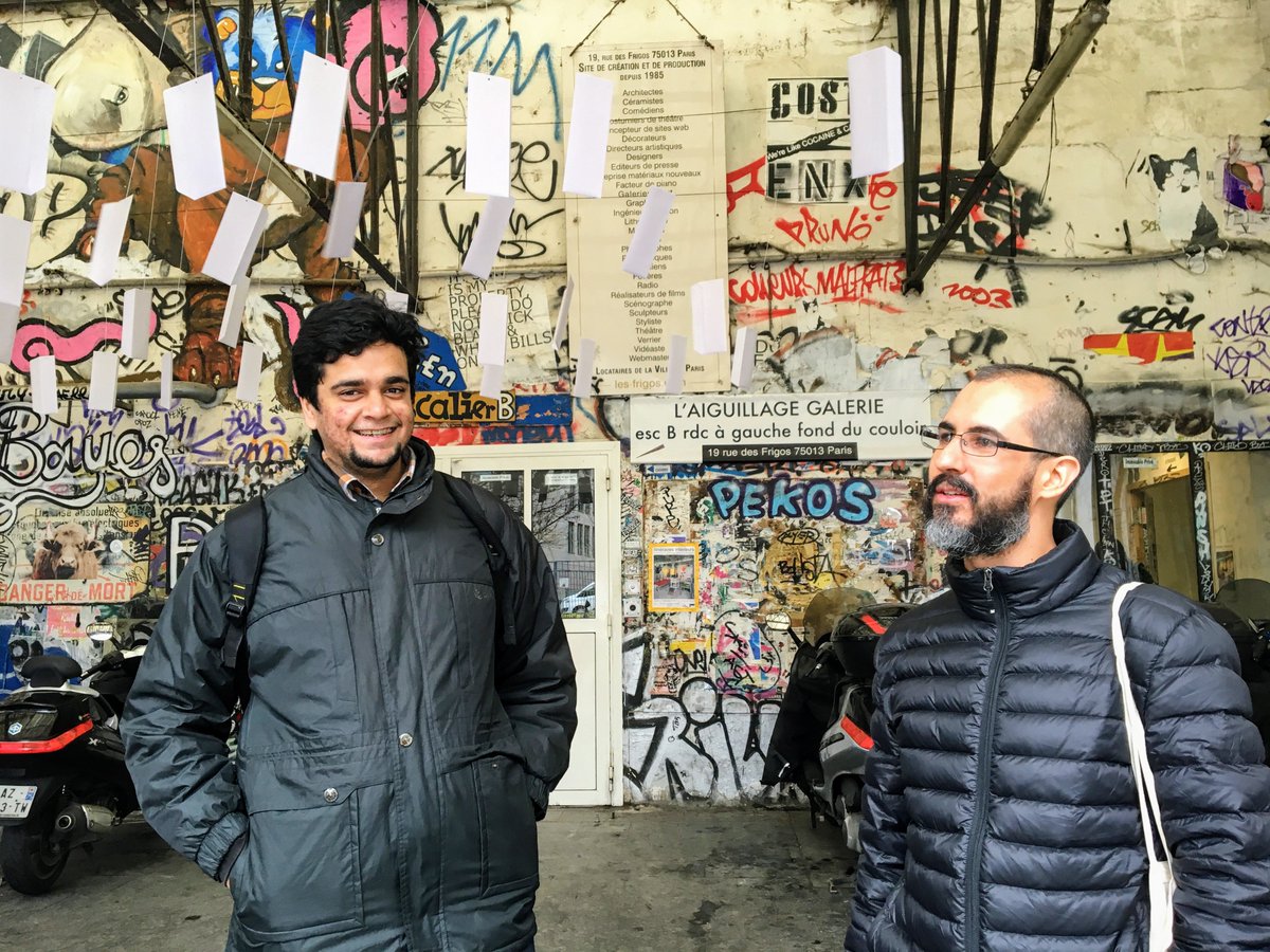 Visite de l'expo « Itinéraires intérieurs » proposée par <a href="/MSF_france/">Médecins Sans Frontières (MSF) France</a> pour nos étudiants en compagnie du designer Gus Morainslie
#migrants