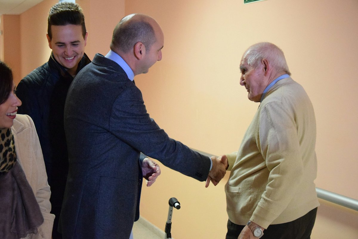 PaConejo's tweet photo. Hemos reclamado a @DiputacionMLG y Ayuntamiento de #Coín la finalización del centro para enfermos de #Alzheimer https://t.co/UZGxFU00ND https://t.co/tZpUadGOjN