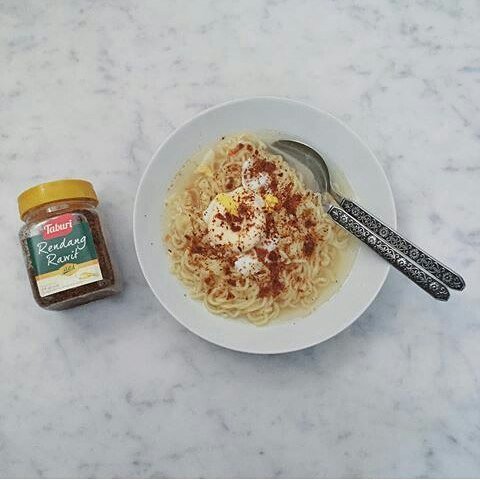 Mie Rebus + Taburi Rendang Rawit: Solusi lapar tengah malam

Cita rasa pedasnya cabe dan gurihnya rendang pastinya …