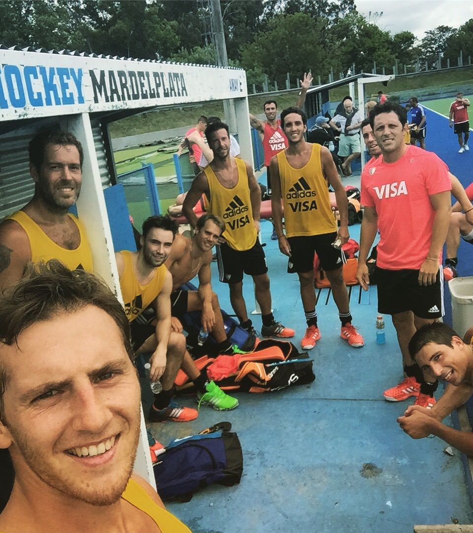 Los Leones tweet media